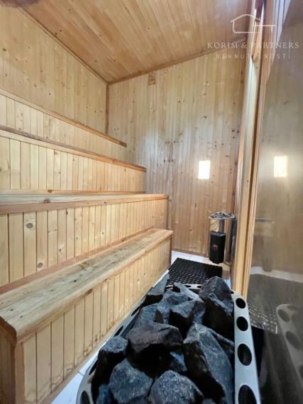 Rodinný dom s administratívnou budovou, opravárenskou dieľňou, Nová Stráž