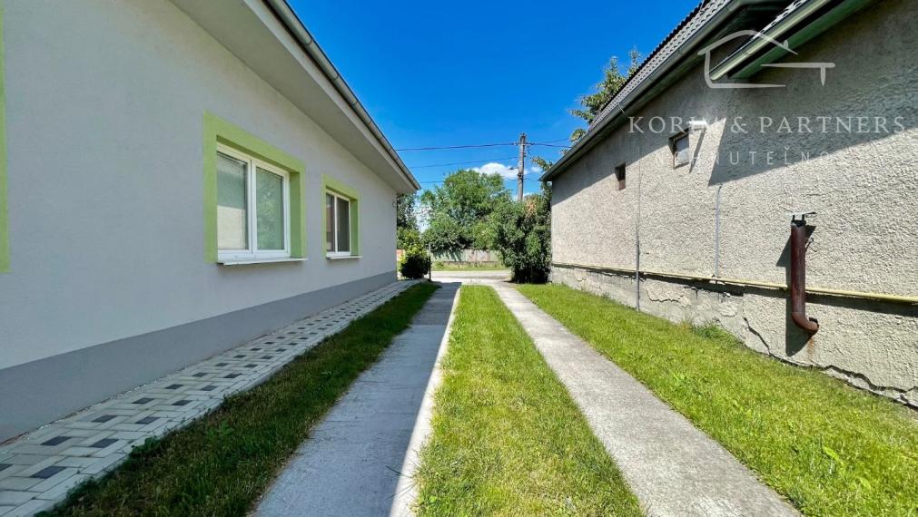 Rodinný dom s hydroponickou farmou a 40 árovým pozemkom, Iža