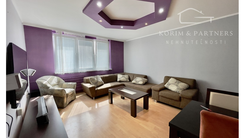 Zrekonštruovaný 2 izbový byt na prenájom, Komárno