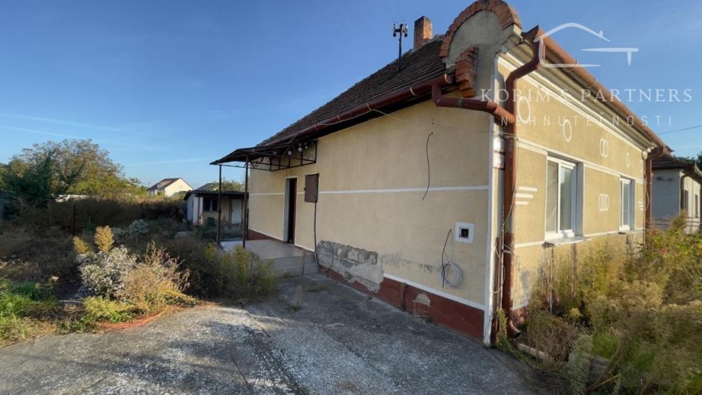 Rodinný dom so začatou rekonštrukciou, Zemianska Oľča