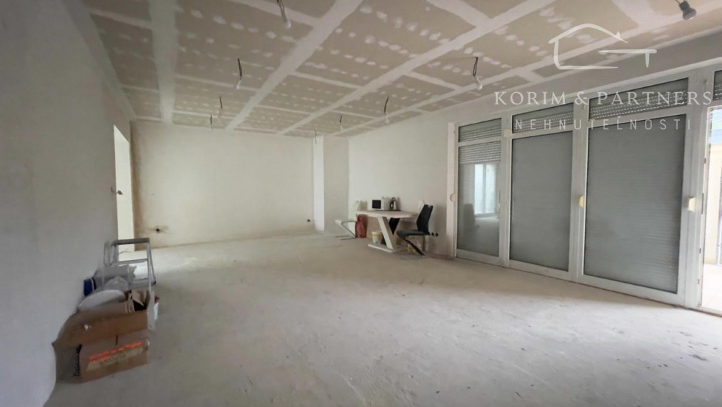 NOVÁ CENA !!! Nadštandardný rodinný dom so začatou rekonštrukciou, Nová Stráž