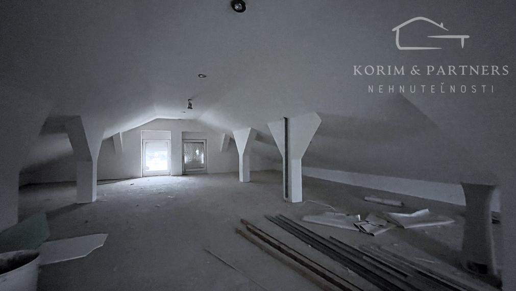 NOVÁ CENA !!! Nadštandardný rodinný dom so začatou rekonštrukciou, Nová Stráž