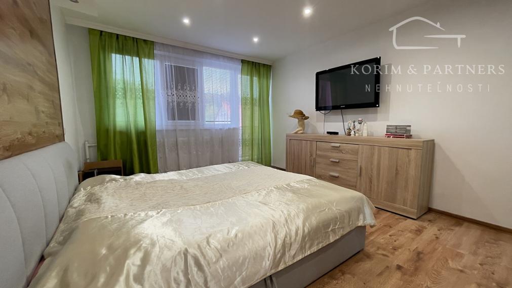 Priestranný poschodový rodinný dom blízko slovenských hraníc