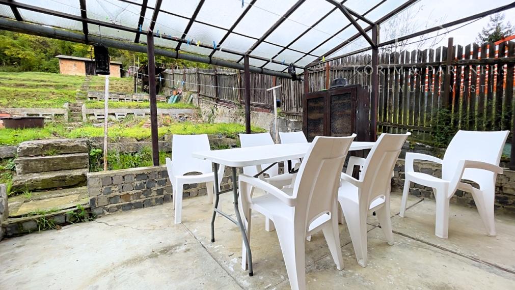 Priestranný poschodový rodinný dom blízko slovenských hraníc