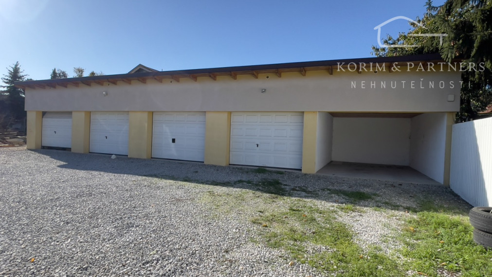 Lukratívny pozemok na stavbu RD Komárno s pasívnym príjmom