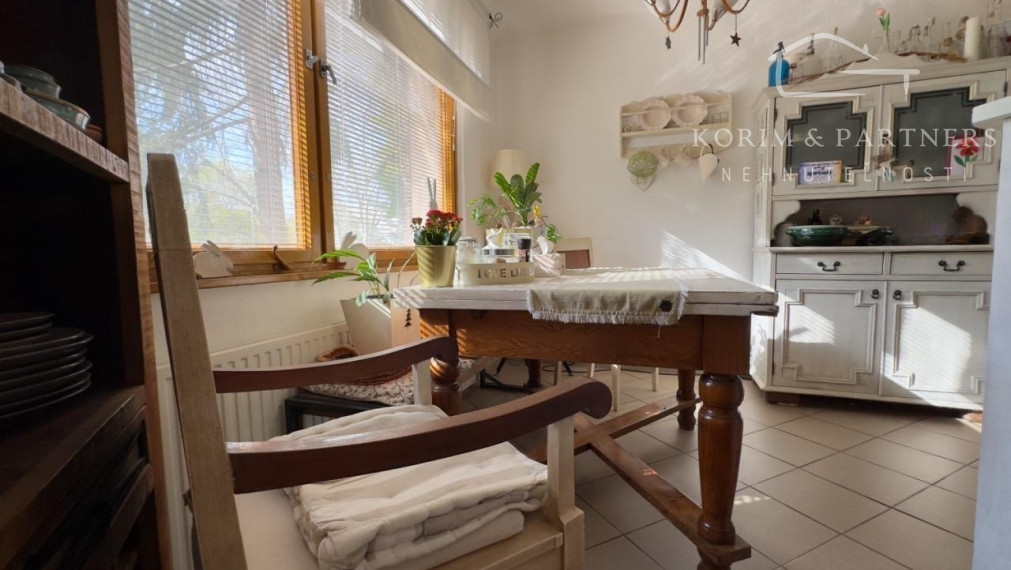 3 izbový byt vo v jedinečnom vidieckom štýle, Komárno