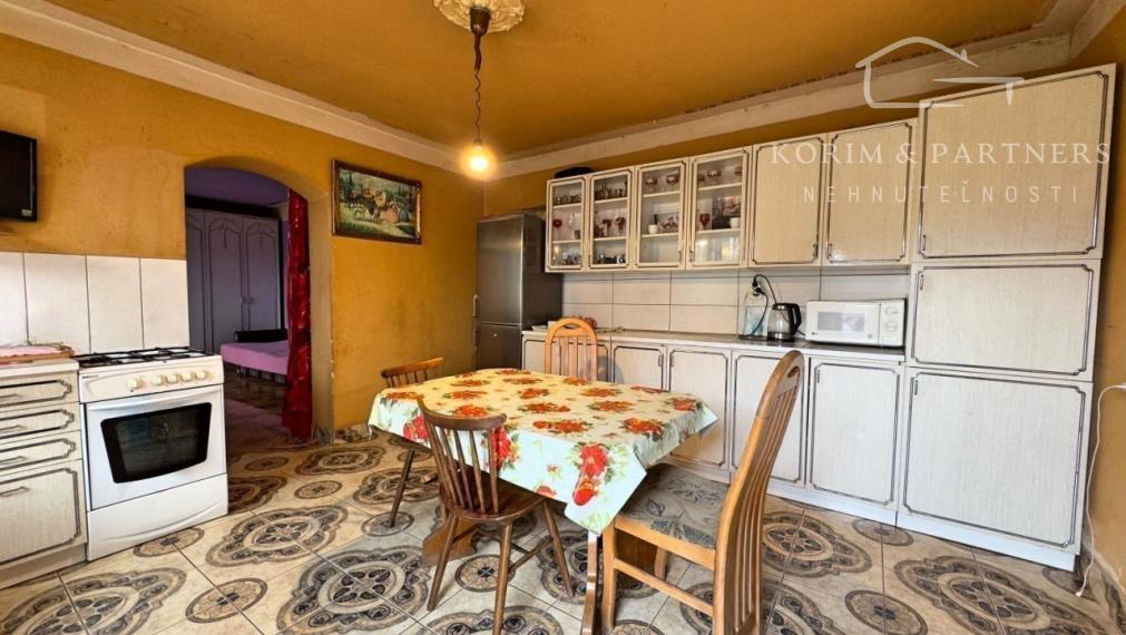 Rodinný dom s hosťovským domom, Tvrdošovce