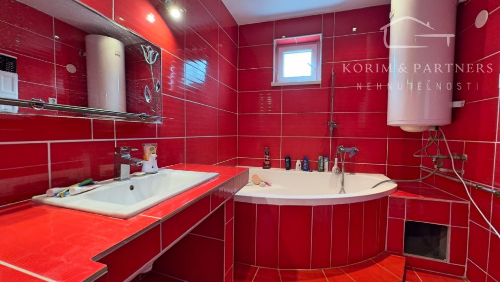 Rodinný dom s hosťovským domom, Tvrdošovce