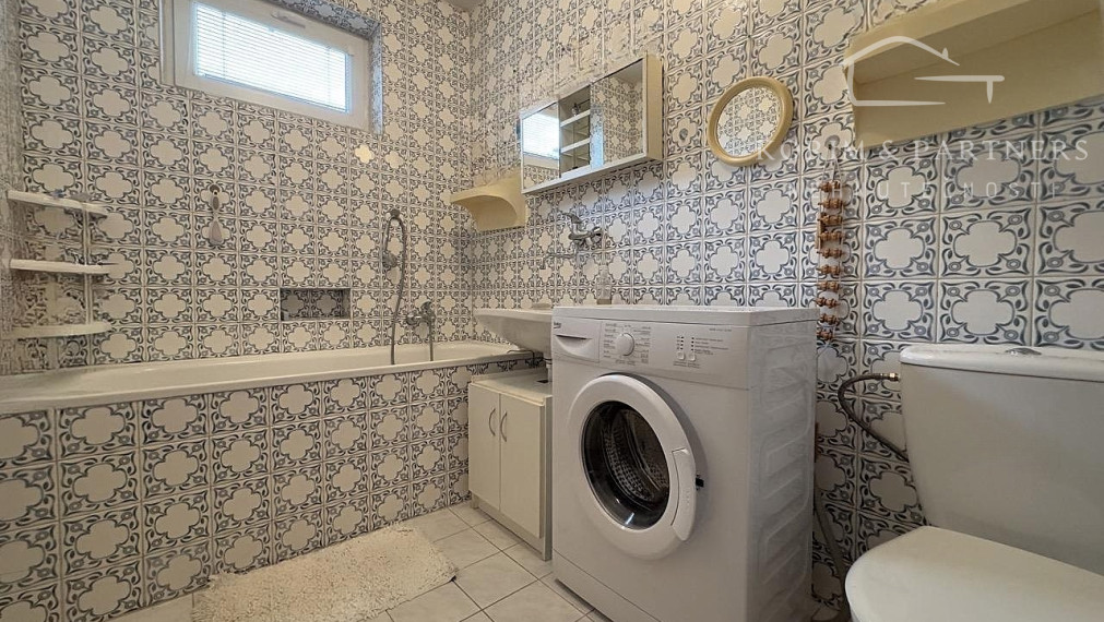 Zaujímavý rodinný dom s menším átriovým dvorom,  Komárno