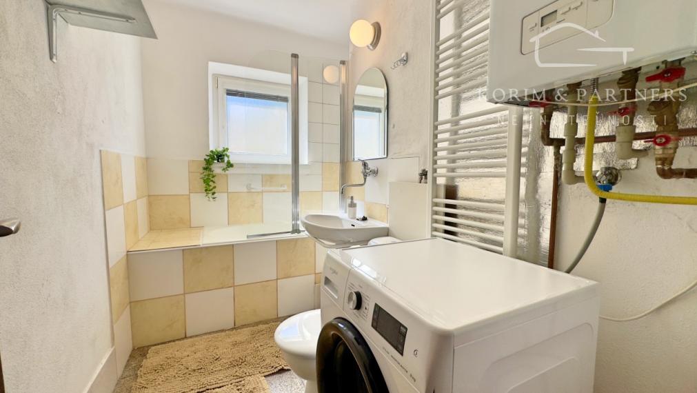 2 izbový tehlový byt s vlast. kúrením na prenájom, Komárno