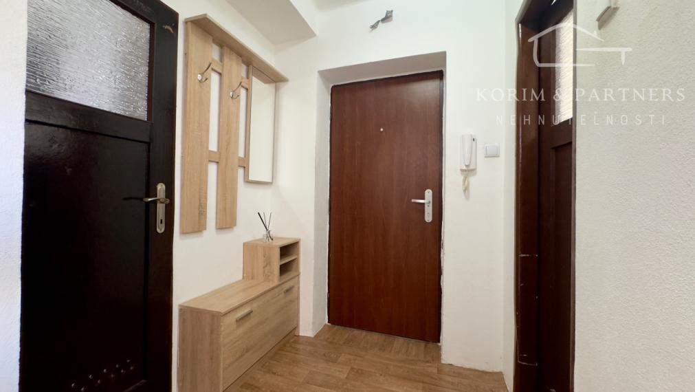 2 izbový tehlový byt s vlast. kúrením na prenájom, Komárno