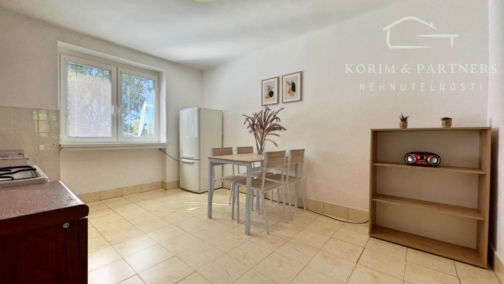 2 izbový tehlový byt s vlast. kúrením na prenájom, Komárno