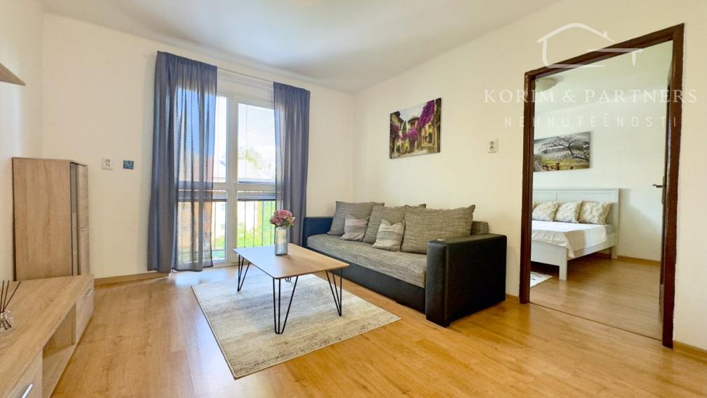 2 izbový tehlový byt s vlast. kúrením na prenájom, Komárno