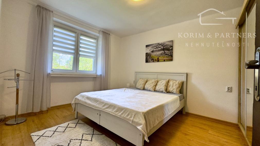 2 izbový tehlový byt s vlast. kúrením na prenájom, Komárno