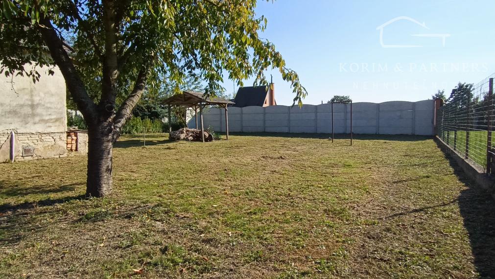 Záhrada s murovaným domčekom a pivnicou na predaj, Komárno