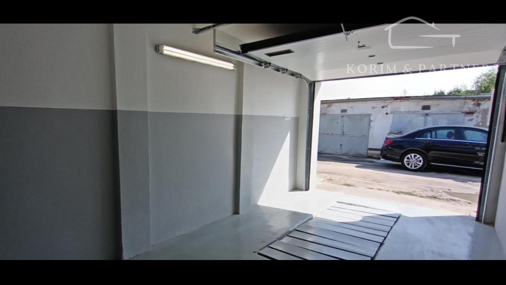 Garáž na predaj, neďaleko Viva parku, Komárno