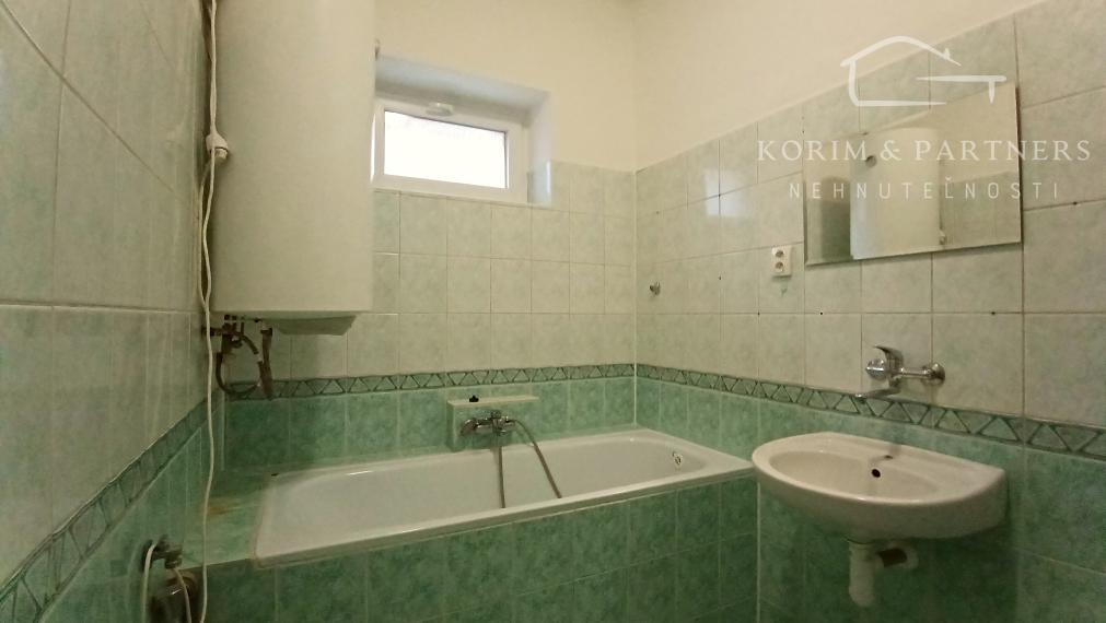 Rodinný dvojdom s možnosťou nadstavby na predaj, Nesvady