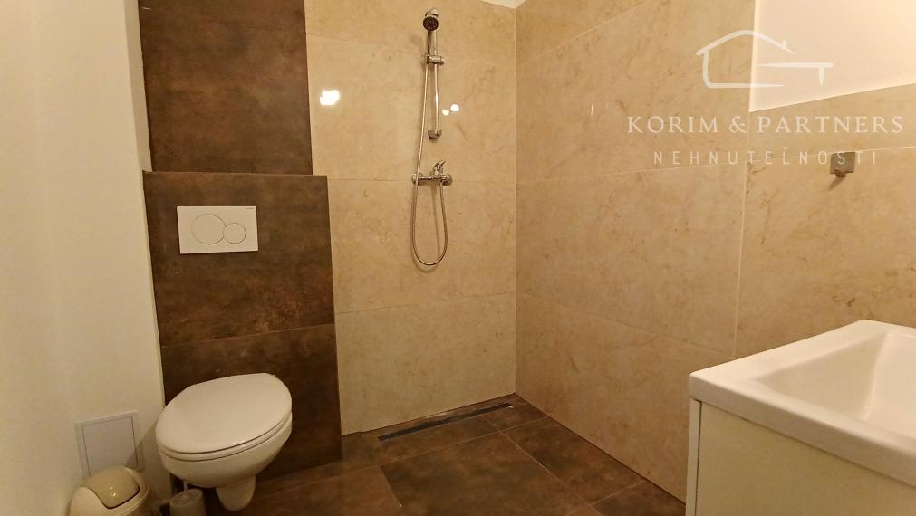 Rodinný dvojdom s možnosťou nadstavby na predaj, Nesvady