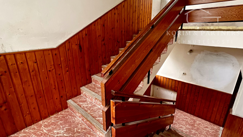 Poschodový rodinný dom na predaj, Bene, Komárno