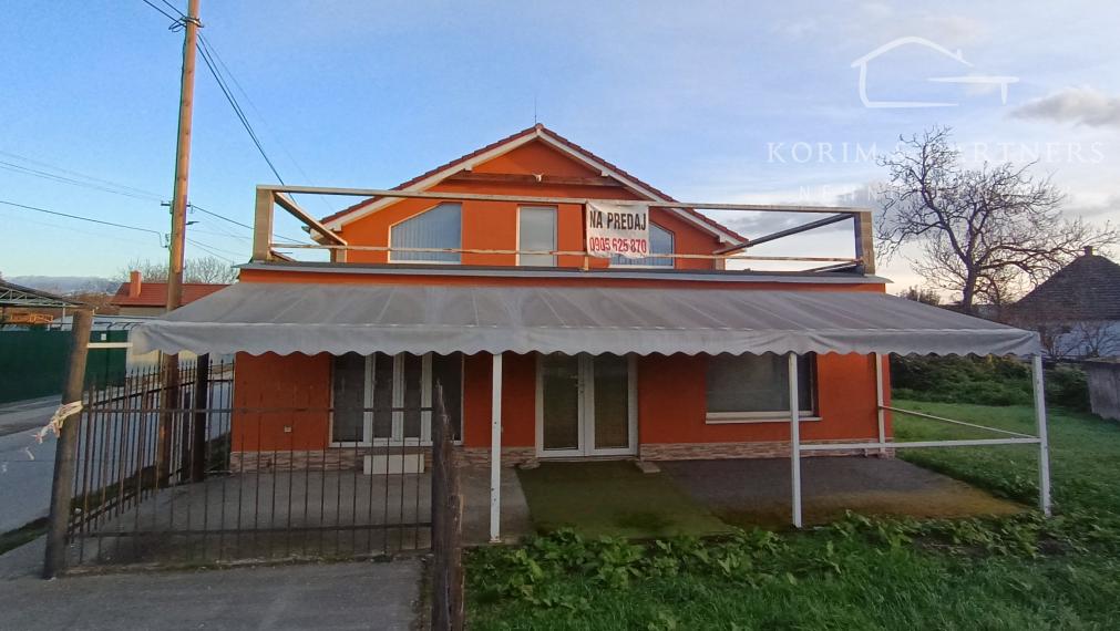 Polyfunkčný dom so strategickou polohou na predaj, Kolárovo