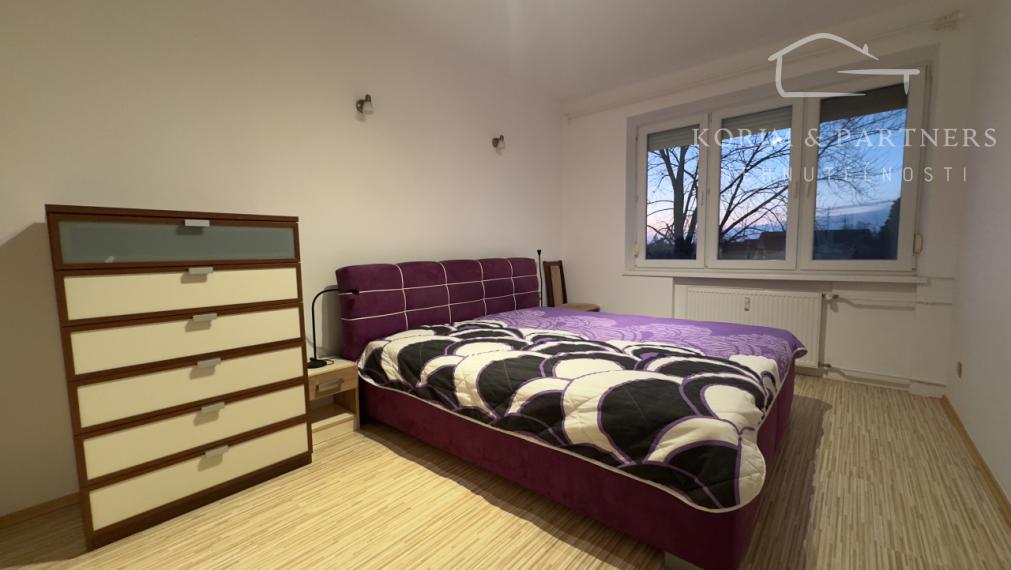 Zariadený ihneď voľny 2 izbový byt , Komárno