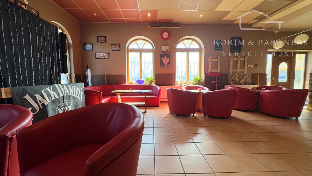 Fungujúci BAR pri hlavnej ceste,  Imeľ