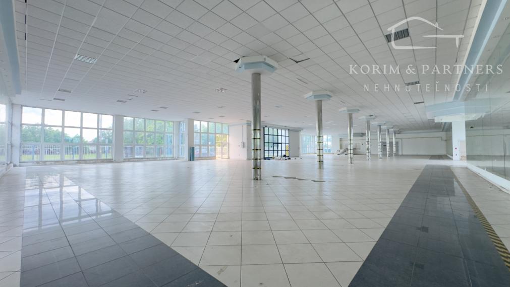 Výnimočný obchodný priestor na predaj, Hurbanovo
