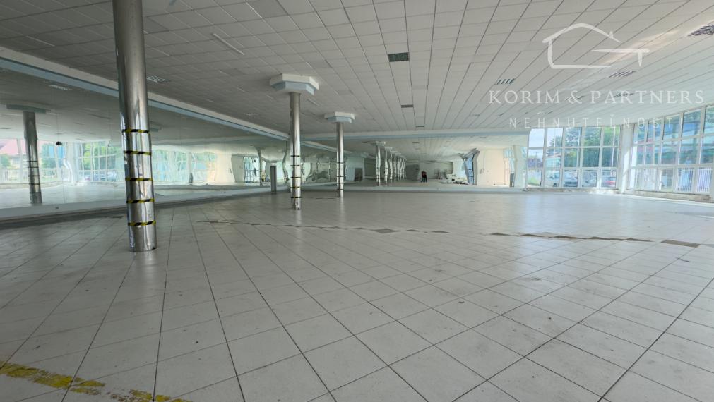 Bývalý autosalón s autoservisom pod jednou strechou na predaj, Hurbanovo