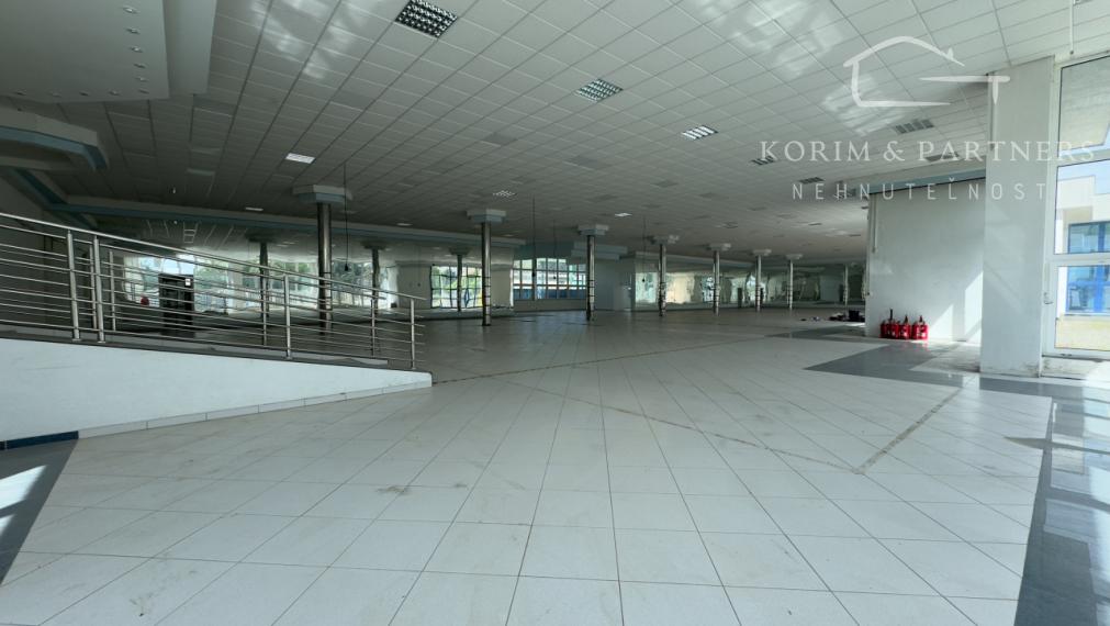 Bývalý autosalón s autoservisom pod jednou strechou na predaj, Hurbanovo