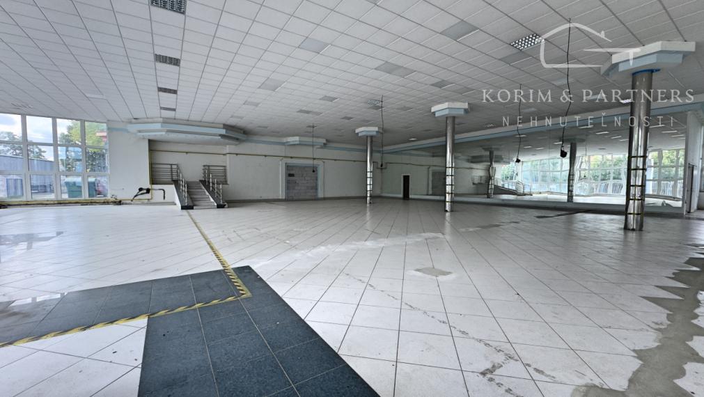 Bývalý autosalón s autoservisom pod jednou strechou na predaj, Hurbanovo