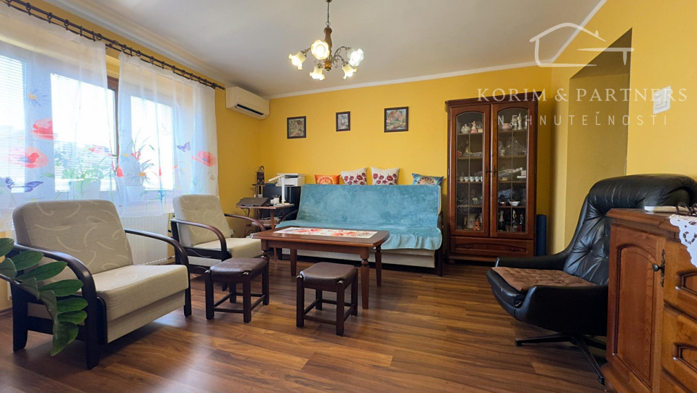 Tehlový, 3 izbový byt na ul. Odborárov, Komárno