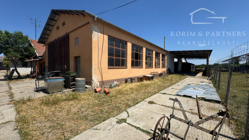 NOVINKA - Rodinná farma na vyše 2,5 hektároch pri Komárne