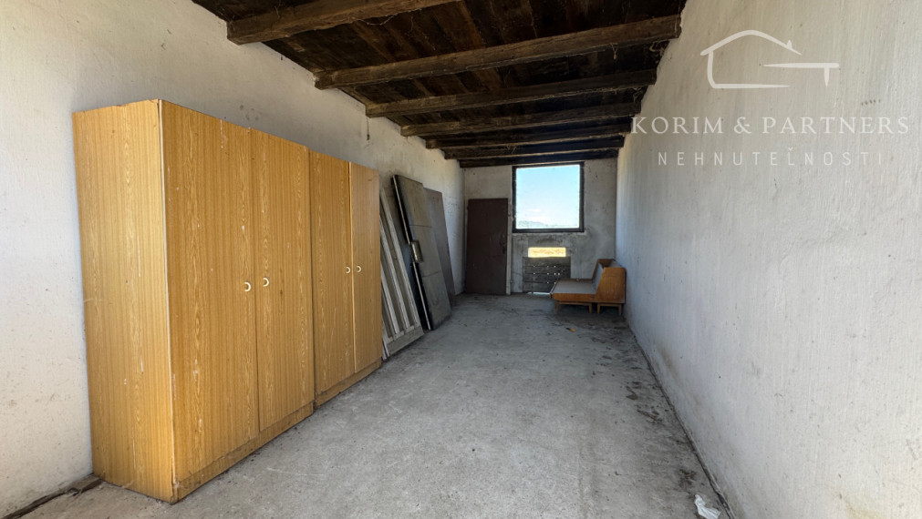 NOVINKA - Rodinná farma na vyše 2,5 hektároch pri Komárne