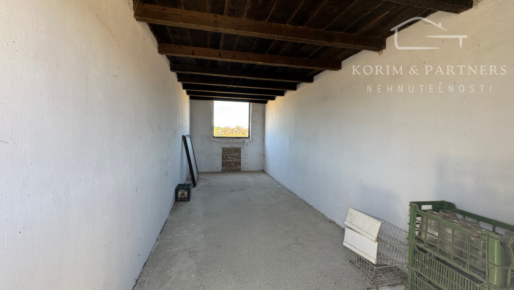 NOVINKA - Rodinná farma na vyše 2,5 hektároch pri Komárne