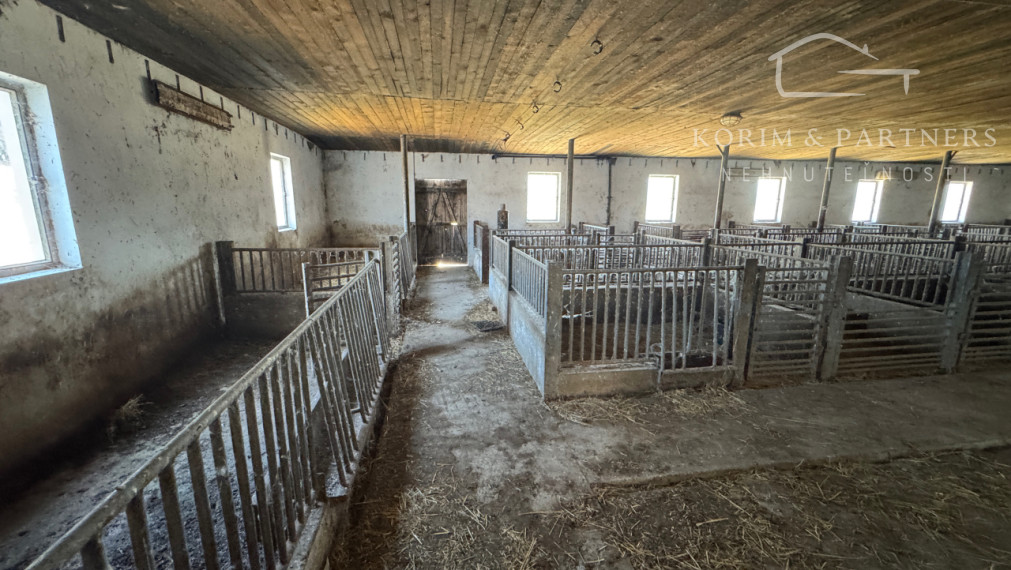 NOVINKA - Rodinná farma na vyše 2,5 hektároch pri Komárne