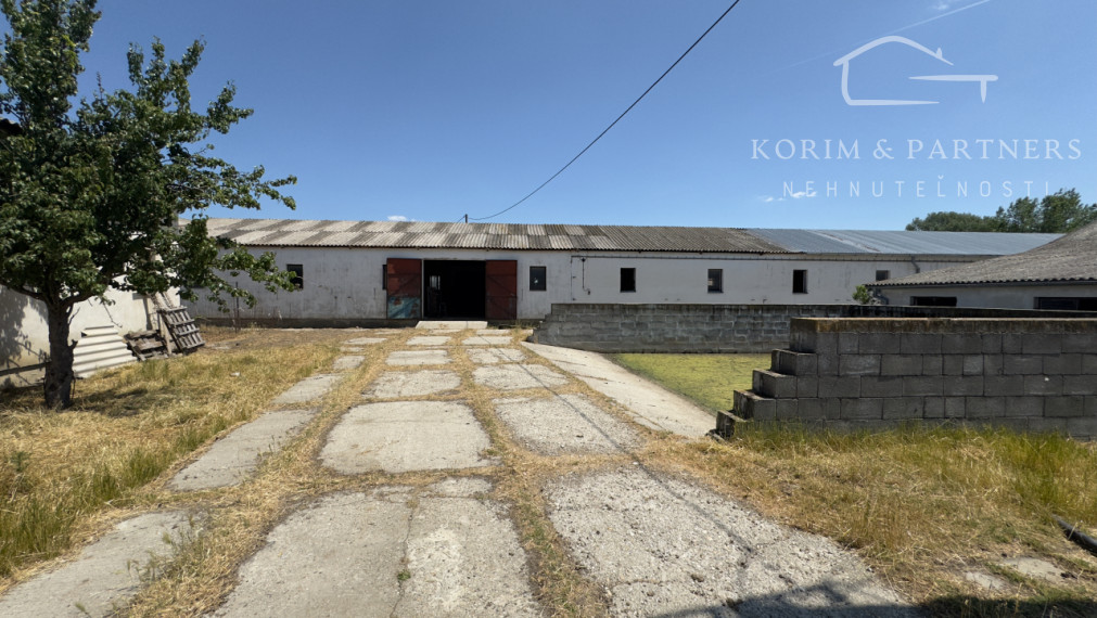 NOVINKA - Rodinná farma na vyše 2,5 hektároch pri Komárne