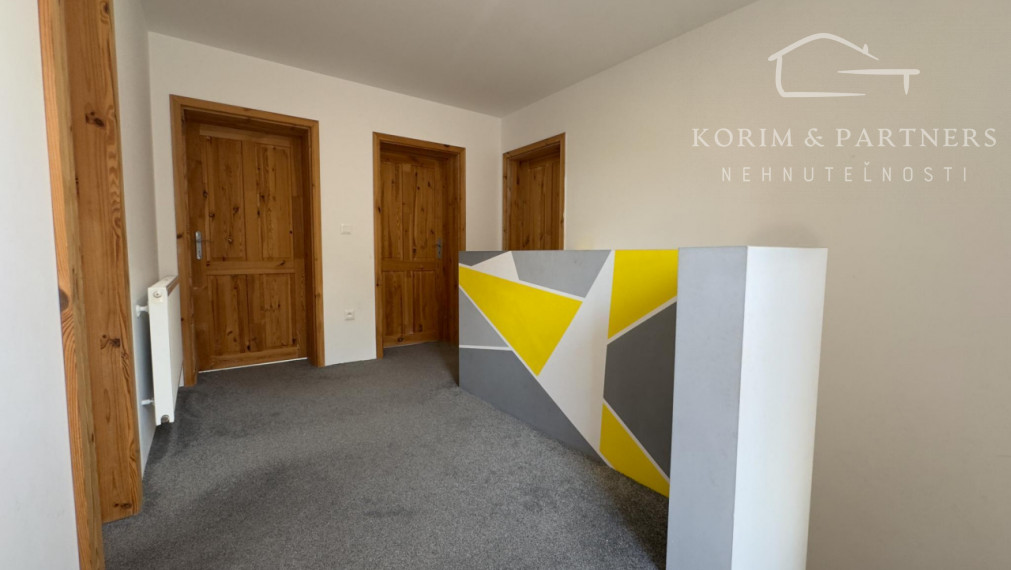 REZERVOVANÉ - Originálny rodinný dom na Leteckom poli,  Komárno