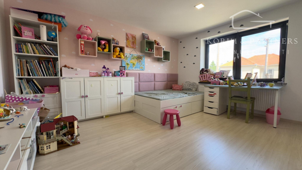 REZERVOVANÉ - Originálny rodinný dom na Leteckom poli,  Komárno