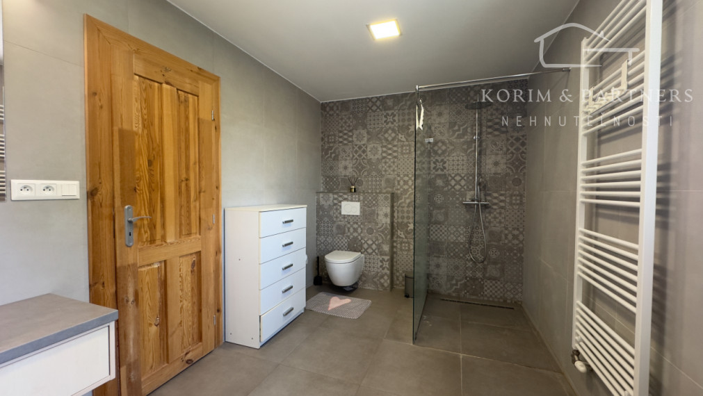 REZERVOVANÉ - Originálny rodinný dom na Leteckom poli,  Komárno