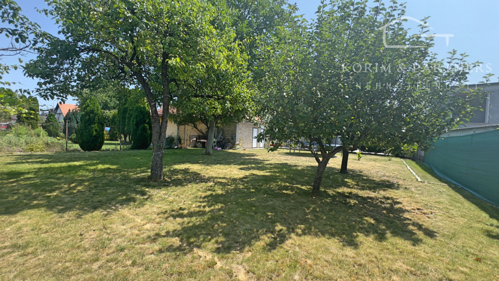 REZERVOVANÉ - Originálny rodinný dom na Leteckom poli,  Komárno