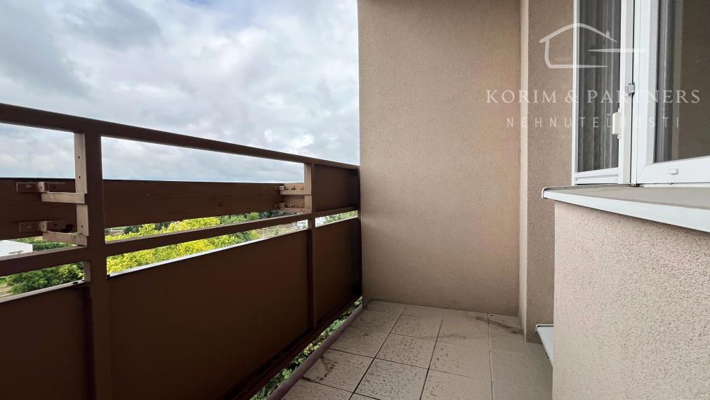 3-izbový byt v skvelej lokalite Komárna s dvomi loggiami a výhľadom, ktorý Vás poteší