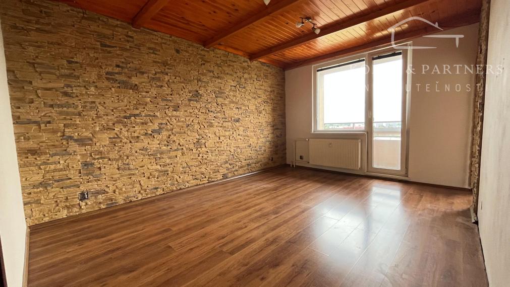 3-izbový byt v skvelej lokalite Komárna s dvomi loggiami a výhľadom, ktorý Vás poteší