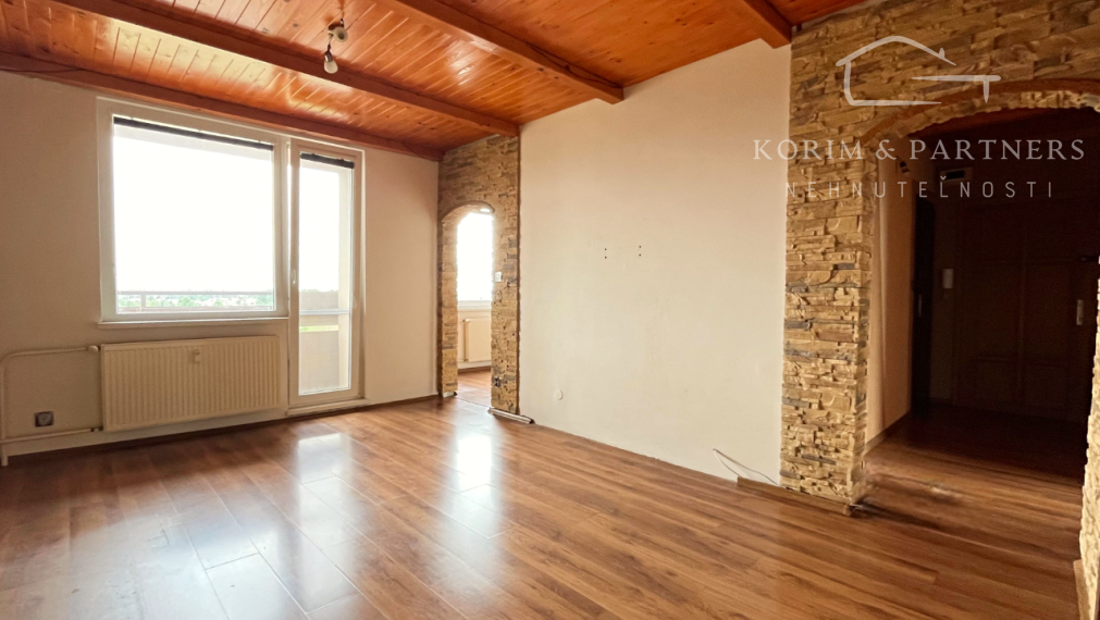 3-izbový byt v skvelej lokalite Komárna s dvomi loggiami a výhľadom, ktorý Vás poteší