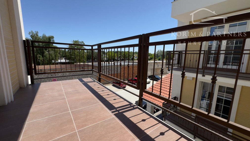 Veľký 1 izbový apartmán B307 v Danubia Residence v Komárne