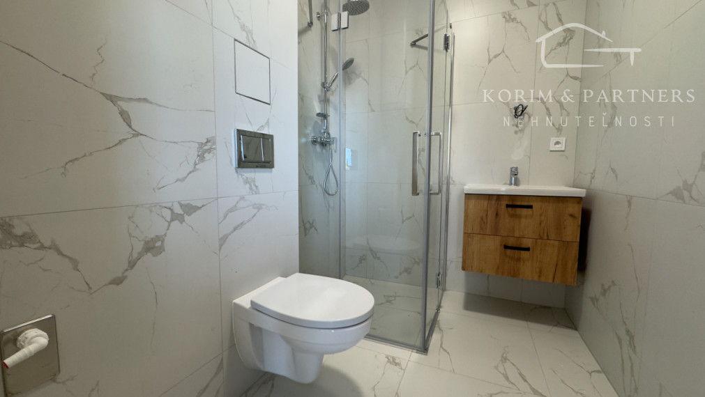 Veľký 1 izbový apartmán B307 v Danubia Residence v Komárne