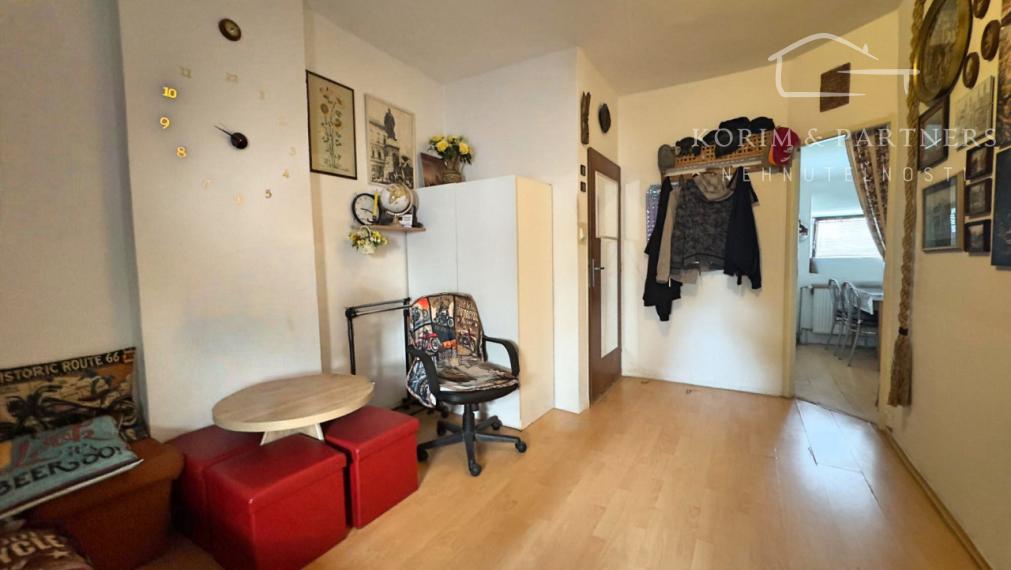 2 izbový byt s podnikateľským priestorom, Komárno