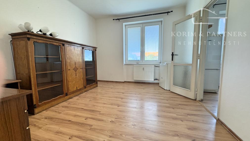 2 izbový byt na prenájom Železničná Komárno