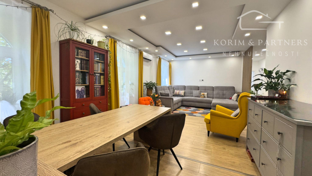 Veľkoplošný 3 izbový tehlový byt, Komárno