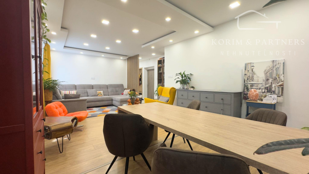 Veľkoplošný 3 izbový tehlový byt, Komárno