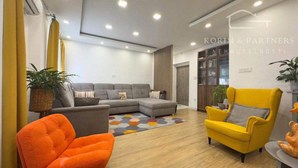 Veľkoplošný 3 izbový tehlový byt, Komárno